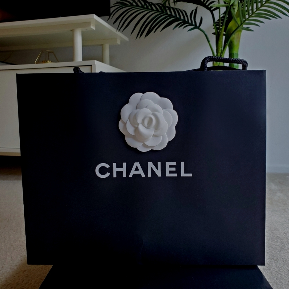 Authentic Chanel Shopping Bag & Camelia Fl…